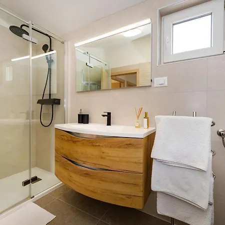 Sea View Betina, Murter Apartamento *