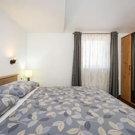 Apartment Sea View Betina, Murter