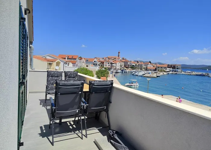 דירה Sea View Betina, Murter בטינה